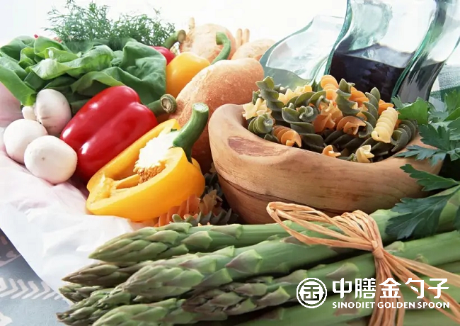 央廚預制菜引領餐飲業(yè)變革，提升生活品質(zhì).png